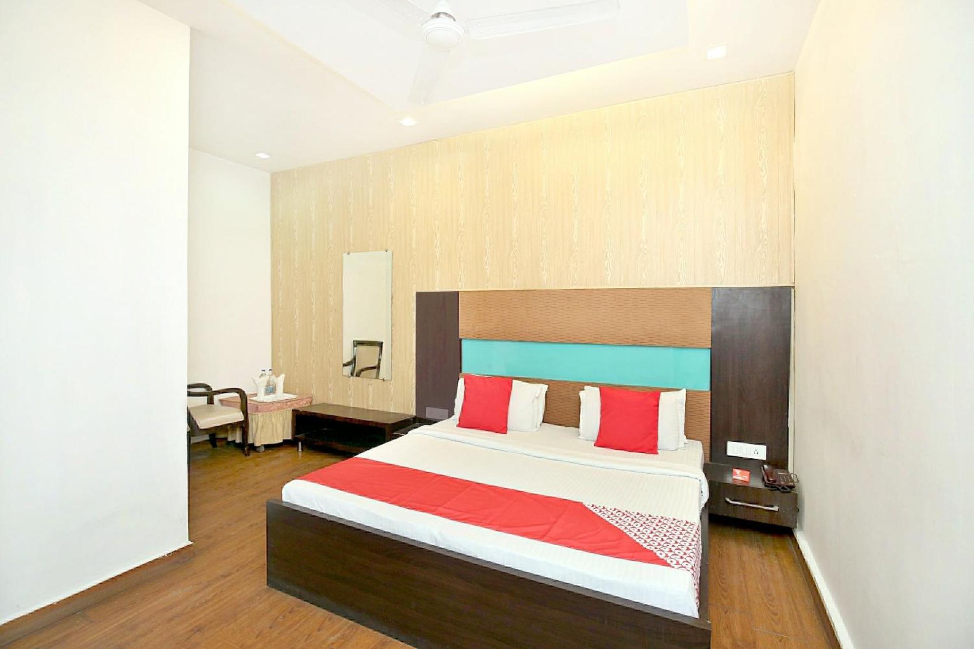 Hotel O Queensland أمريتسار المظهر الخارجي الصورة